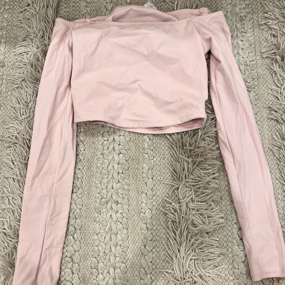 Garage off the shoulder and open back baby pink long sleeve